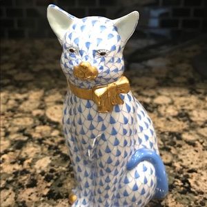 HEREND BLUE FISHNET CAT WITH BOW AND GOLD ACCENTS